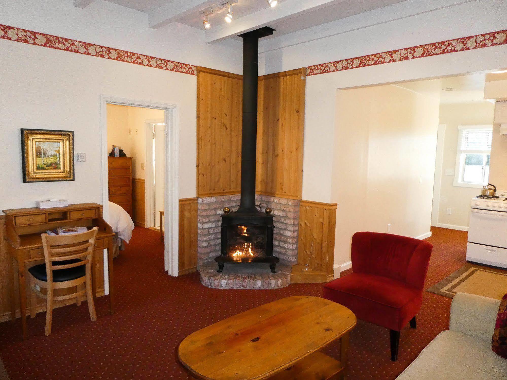 Carmel Fireplace Inn Zewnętrze zdjęcie
