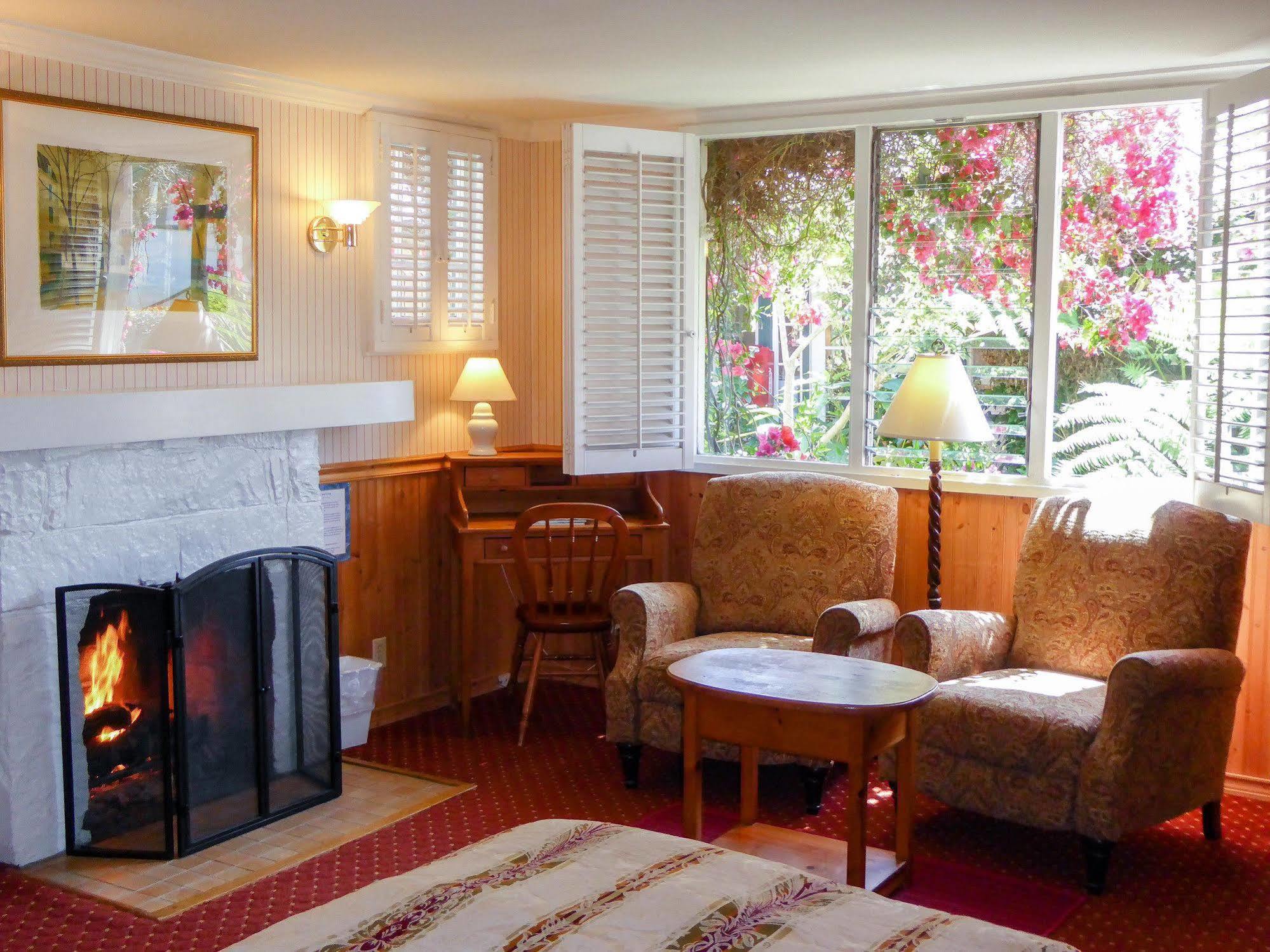 Carmel Fireplace Inn Zewnętrze zdjęcie