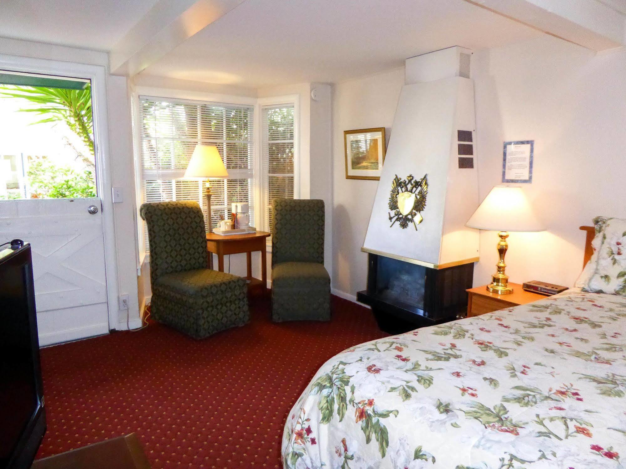 Carmel Fireplace Inn Zewnętrze zdjęcie